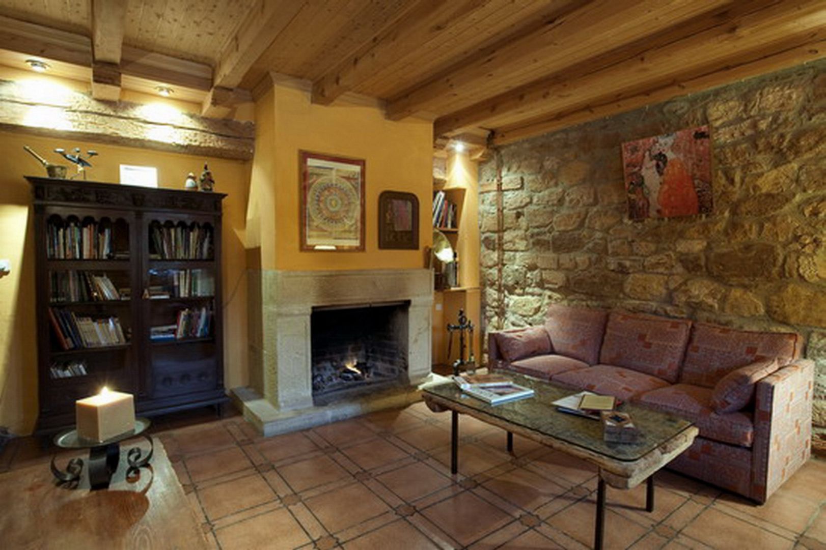 Tursoria posada real la vieja chimenea