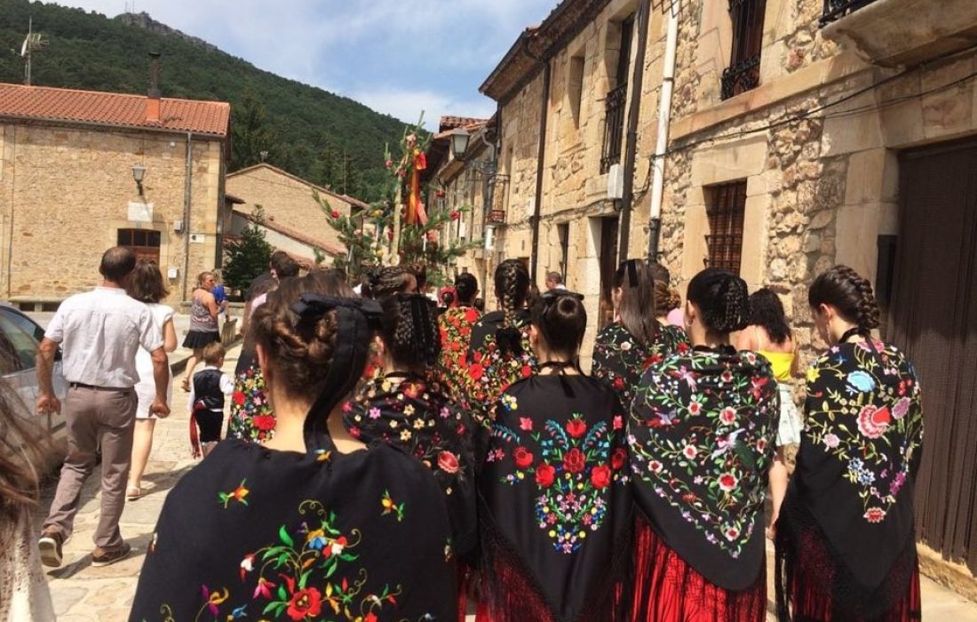 Tursoria fiestas en honor a San Juan y El Canto del Ramo