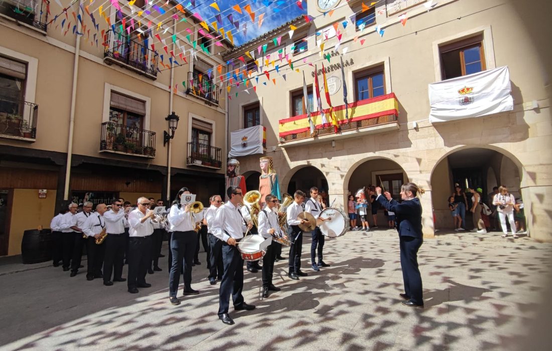 Tursoria y fiestas en honor a la virgen del Rivero y al santo cristo de la nueva Dicha