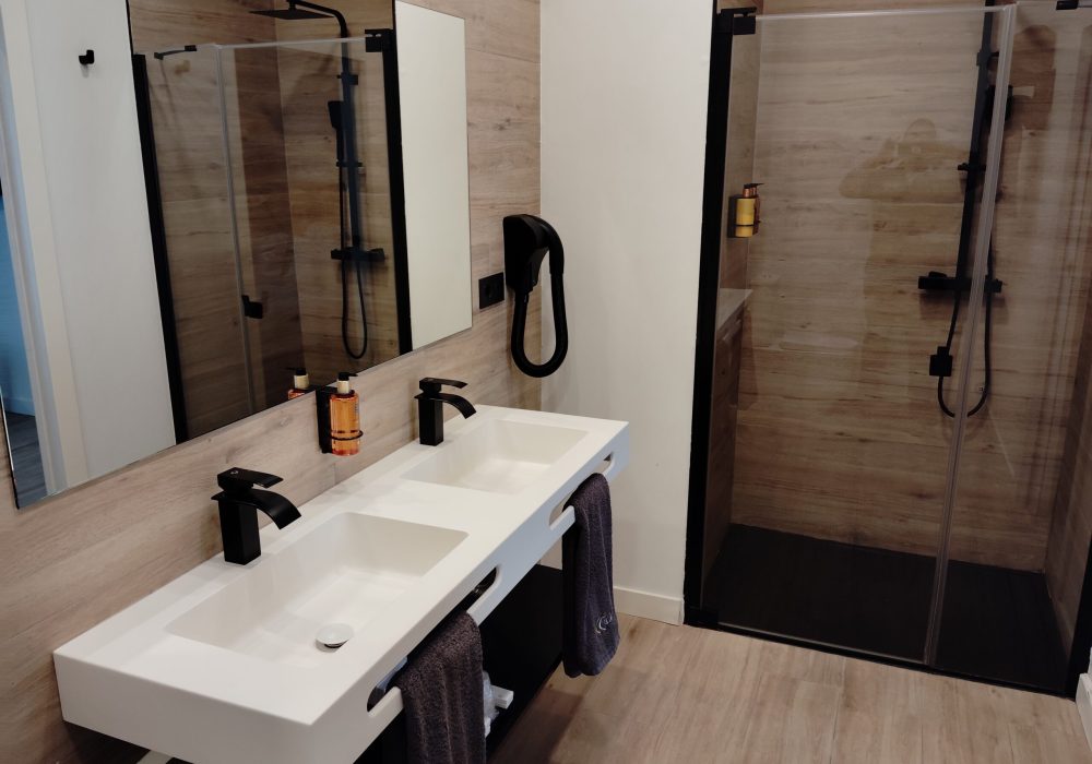 BANO-SUITE. Hotel cielo de muriel. Tursoria