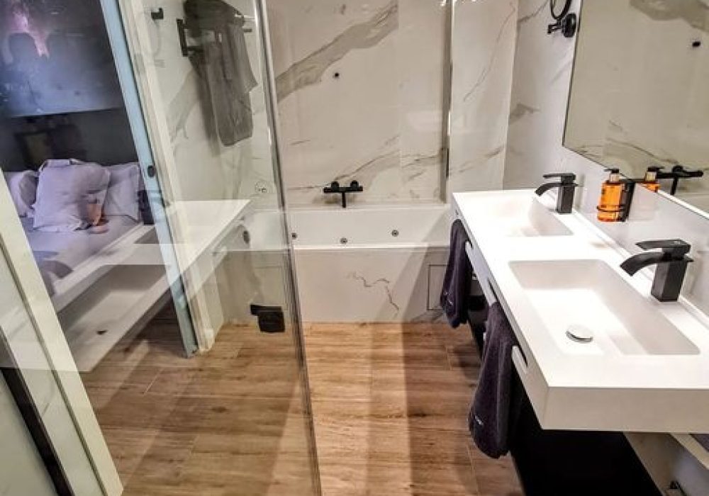 IMAGEN EXTERIOR HOTEL DESDE LA CARRETERAIMAGEN EXTERIOR NOCTURNA HOTEL cielo de muriel. Tursoria