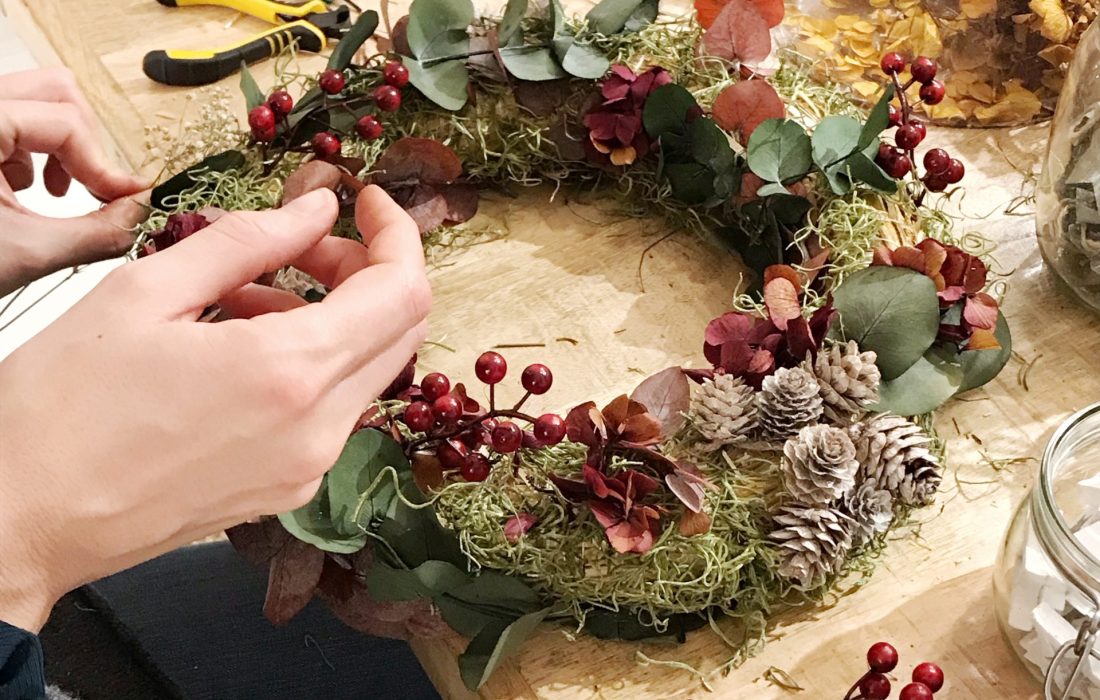 Taller coronas adviento. Tursoria