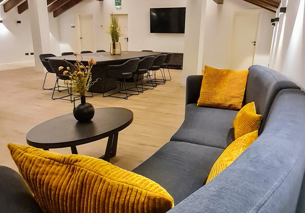 VISTA TERRAZA CON COMIDA. Tursoria