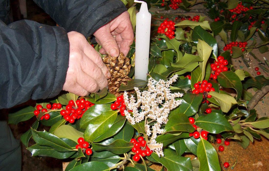 Elaboracion centros de acebo. Tursoria