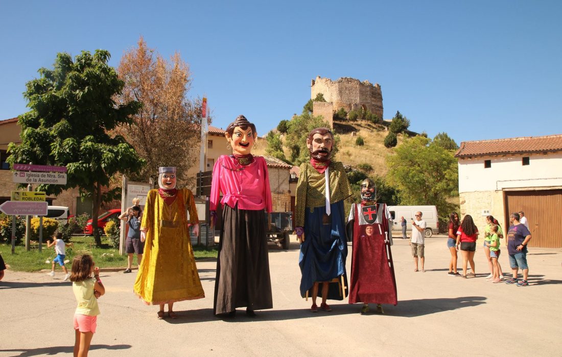 Tursoria fiestas en honor a Santo Domingo en Castillejo de Robledo