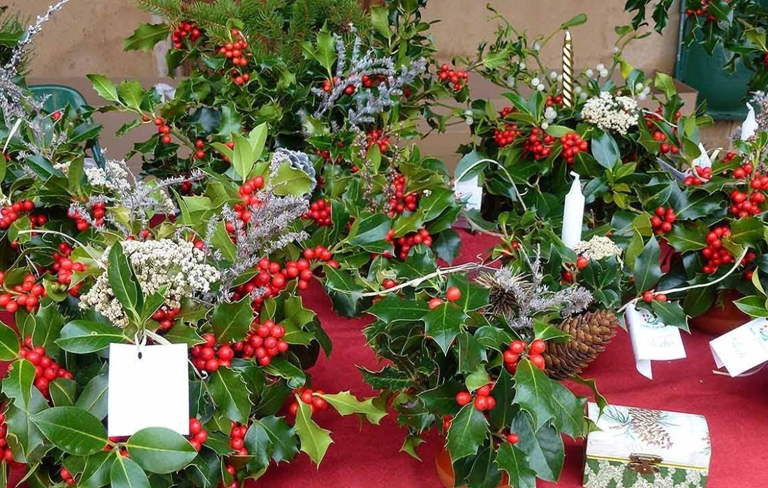 Taller elaboracion centros de acebo. Tursoria