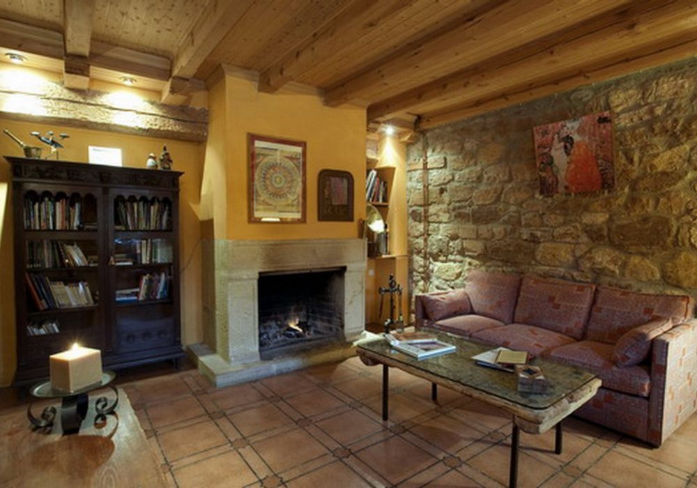 Tursoria posada real la vieja chimenea