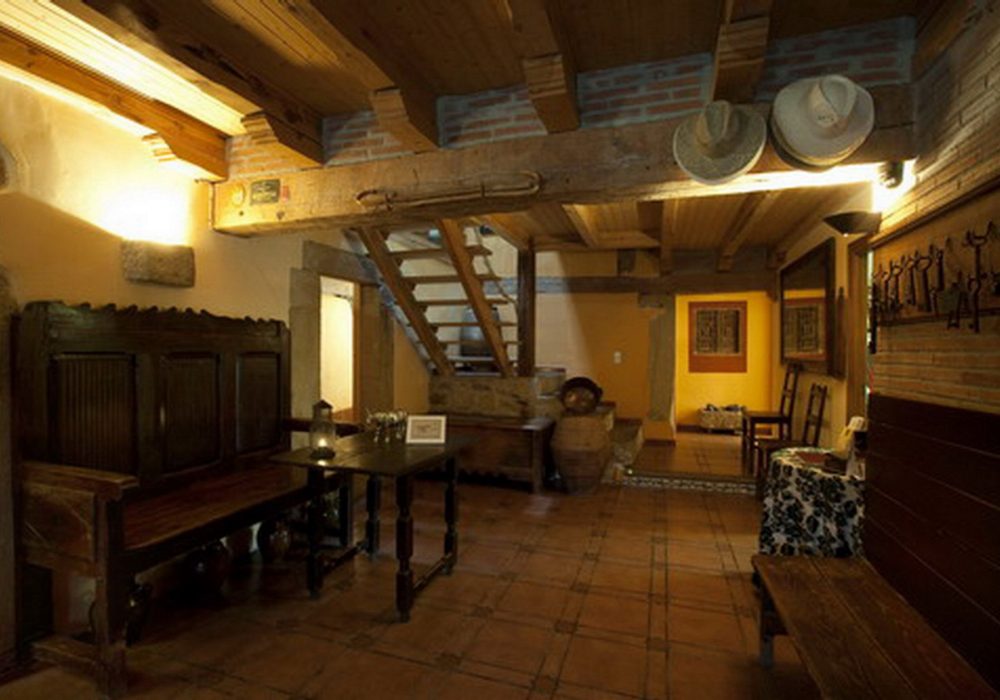 Tursoria posada real la vieja chimenea